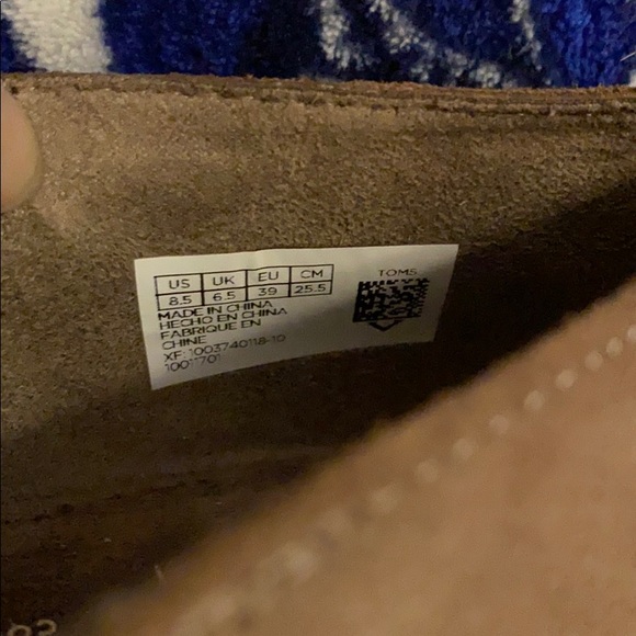NWT and NWOT TOMS Size 8.5. SOLD SEPARATELY…please specify which pair! - Picture 11 of 13
